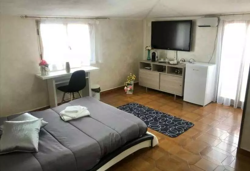 レジデンス Impeccable 3bed House In Vibo Valentia