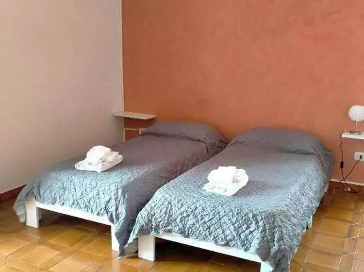 レジデンス Impeccable 3bed House In Vibo Valentia