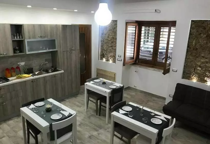 レジデンス Impeccable 3bed House In Vibo Valentia