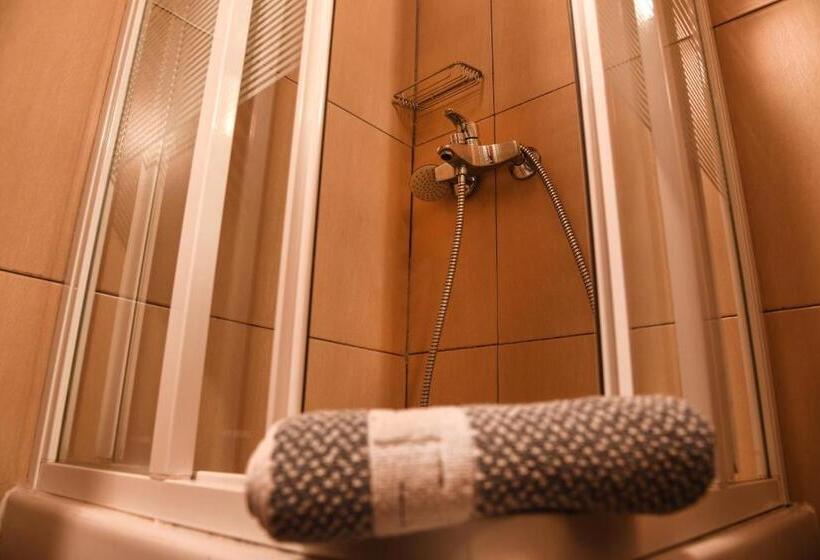 ホテル Archontiko Tarsouna