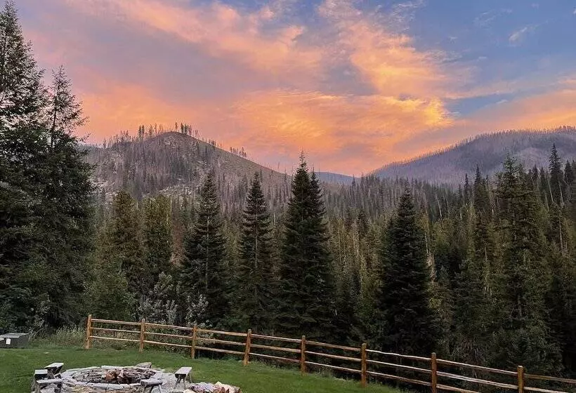 Hotelli Lochsa Lodge