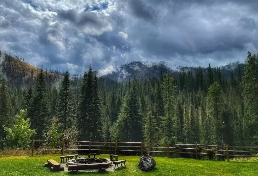 Hotelli Lochsa Lodge