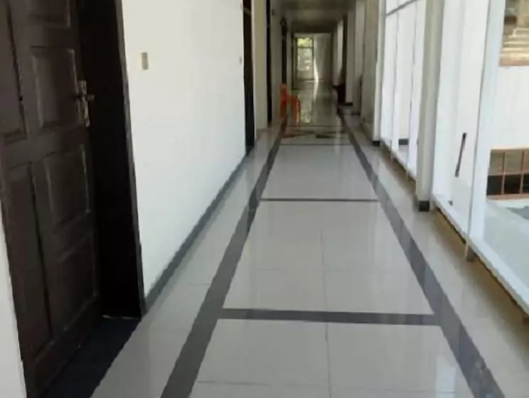 هتل Oasis International