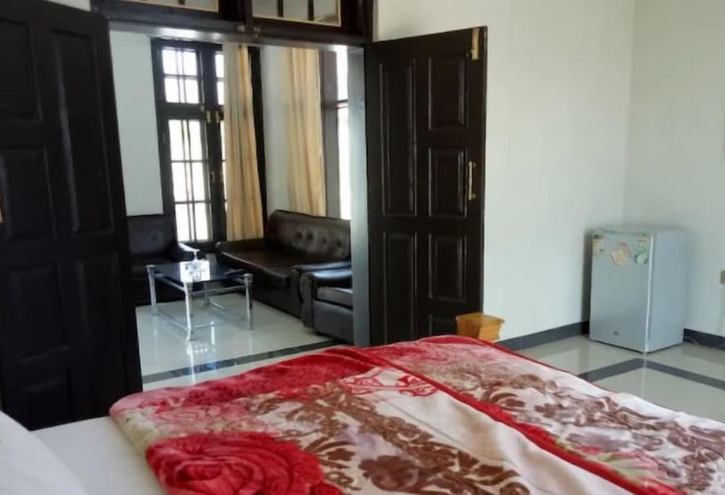 هتل Oasis International