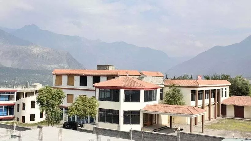 هتل Oasis International