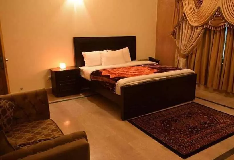 هتل Royal Emirates Residence