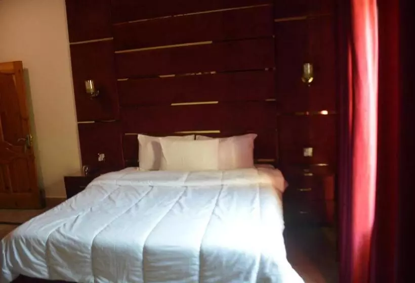 هتل Royal Emirates Residence