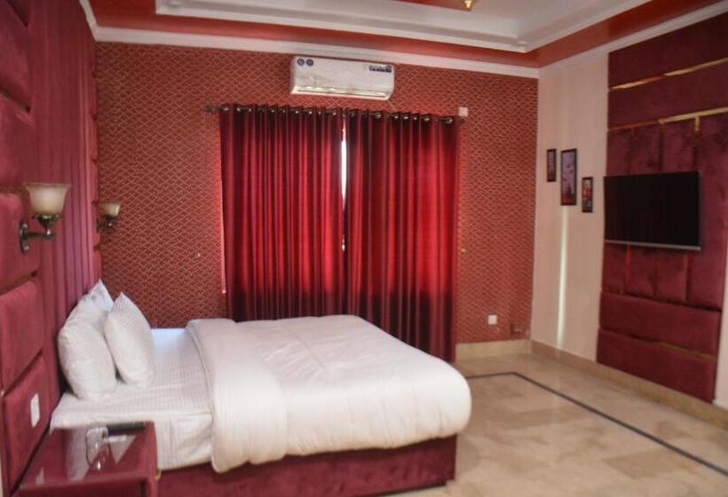 هتل Royal Emirates Residence