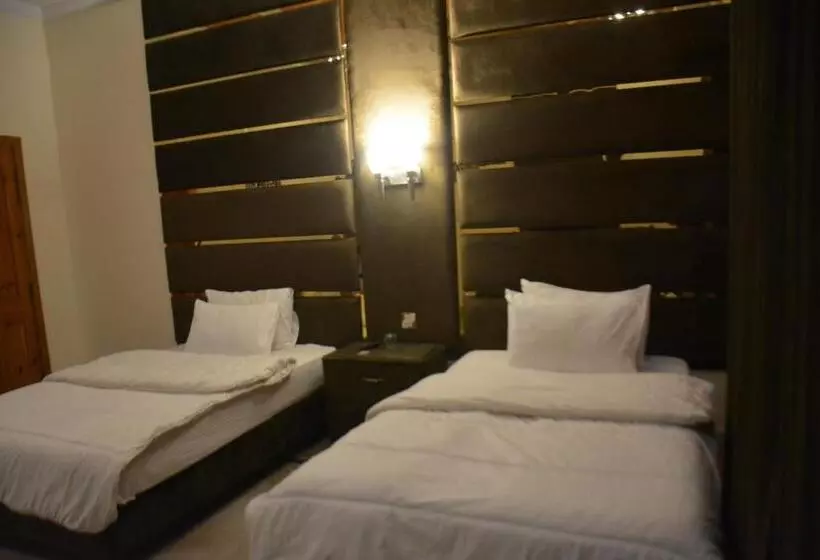 هتل Royal Emirates Residence