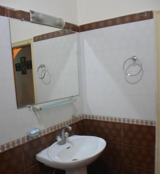 هتل Royal Emirates Residence