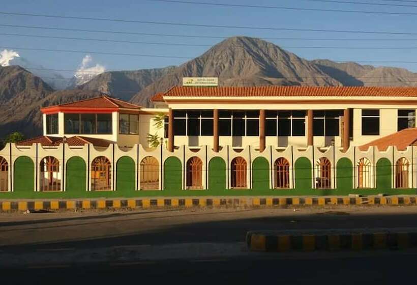 هتل Oasis International