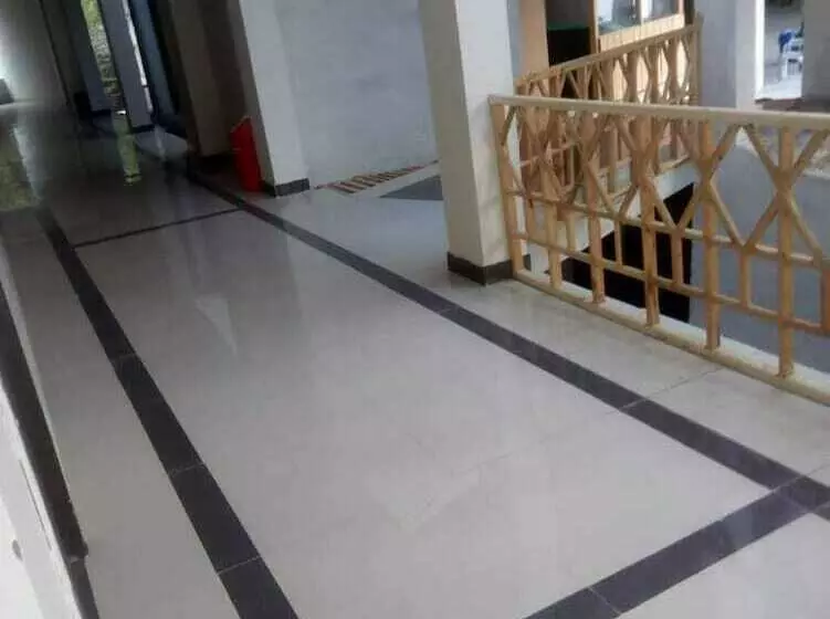 هتل Oasis International