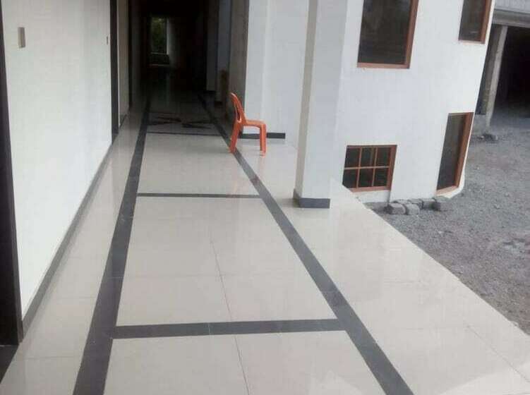 هتل Oasis International