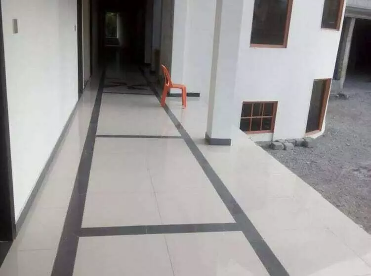 هتل Oasis International