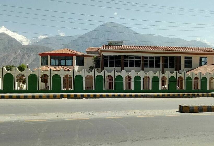 هتل Oasis International