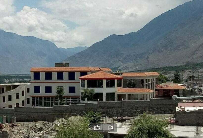 هتل Oasis International