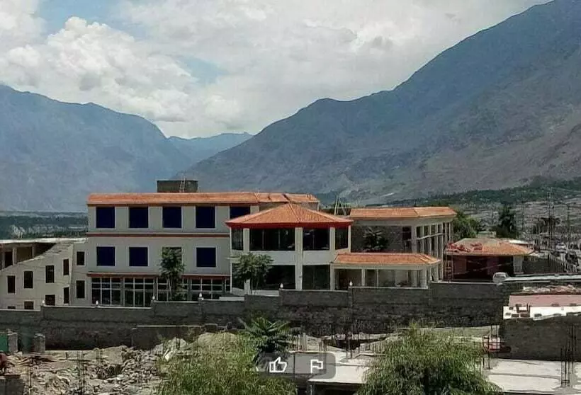 هتل Oasis International