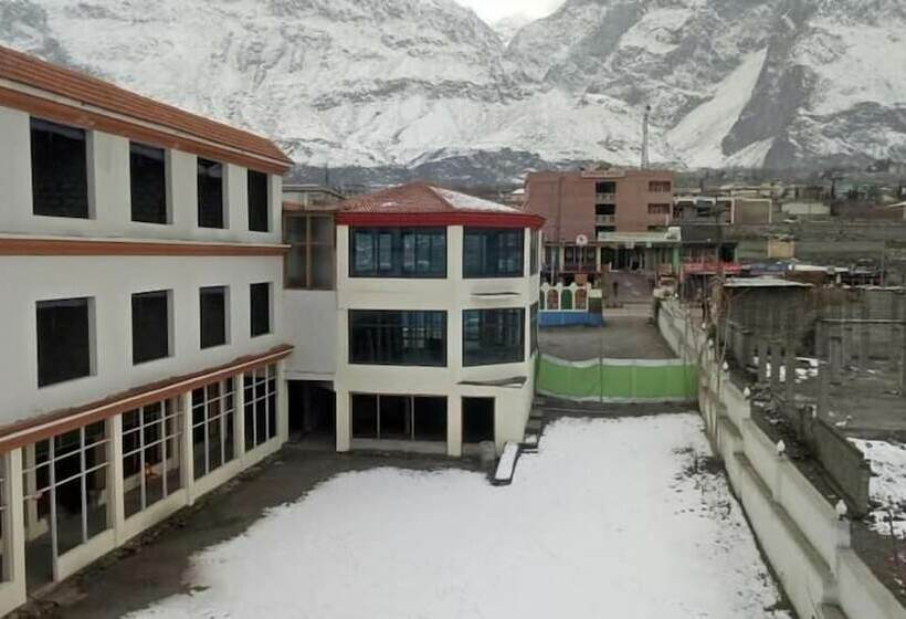 هتل Oasis International