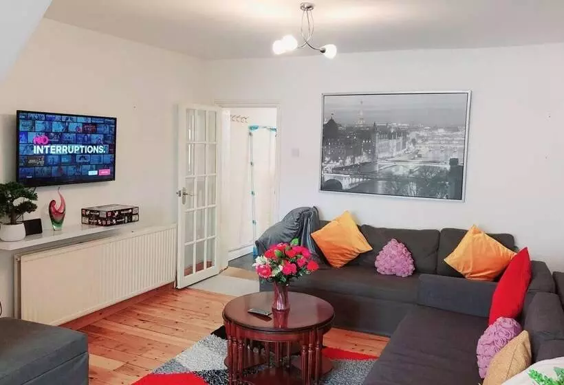 レジデンス Beautiful 3 Bed House In Chatham