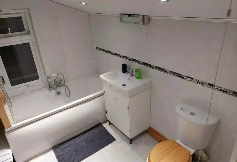 レジデンス Beautiful 3 Bed House In Chatham