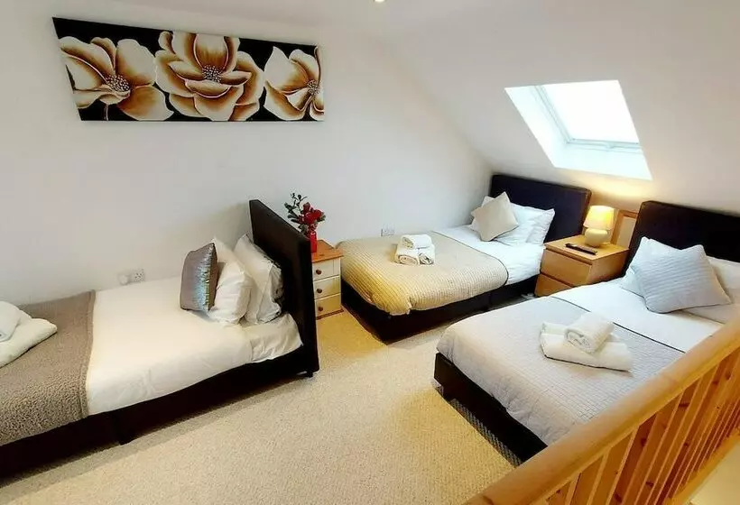 レジデンス Beautiful 3 Bed House In Chatham