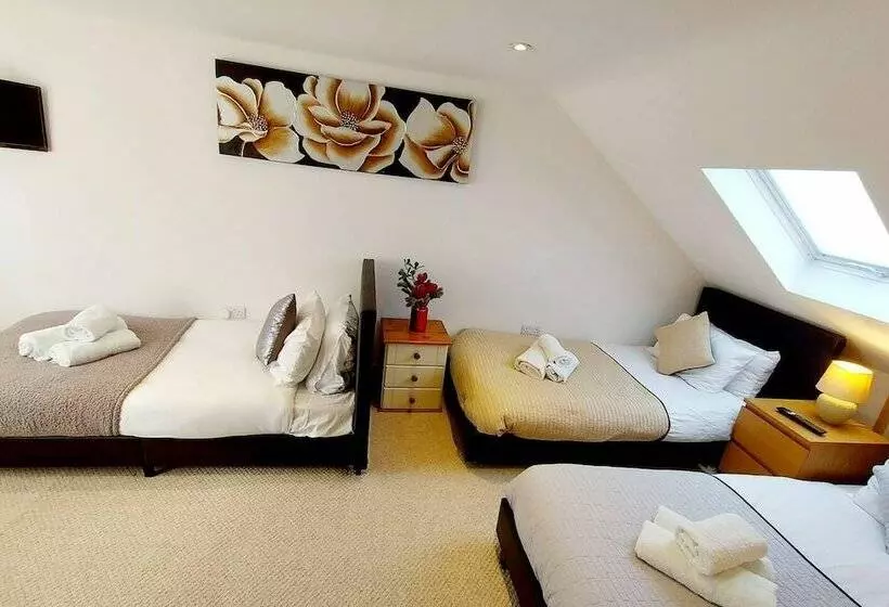 レジデンス Beautiful 3 Bed House In Chatham