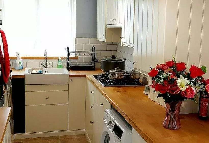 レジデンス Beautiful 3 Bed House In Chatham