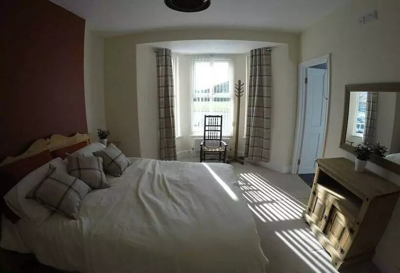 Residenssi Beautiful And Spacious House In North Wales, Uk