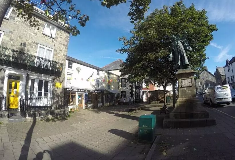 Residenssi Beautiful And Spacious House In North Wales, Uk