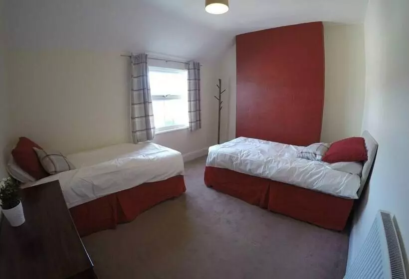 Residenssi Beautiful And Spacious House In North Wales, Uk