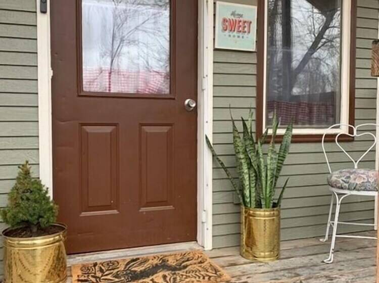 Retro Inspired Downtown Loveland Apartment