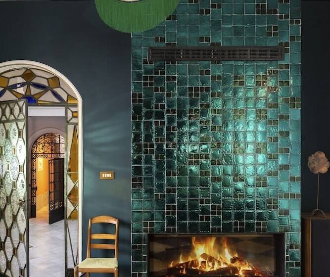 تختخواب و صبحانه Pajaro Rebelde