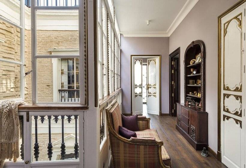 تختخواب و صبحانه Pajaro Rebelde