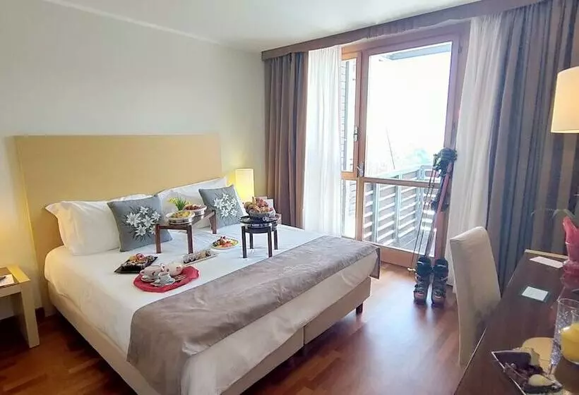 ホテル Savoia Mountain – Il Resort Nel Bosco