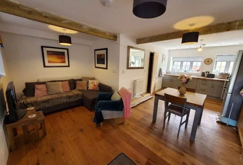 Cosy Cottage In The Blackdown Hills, Devon