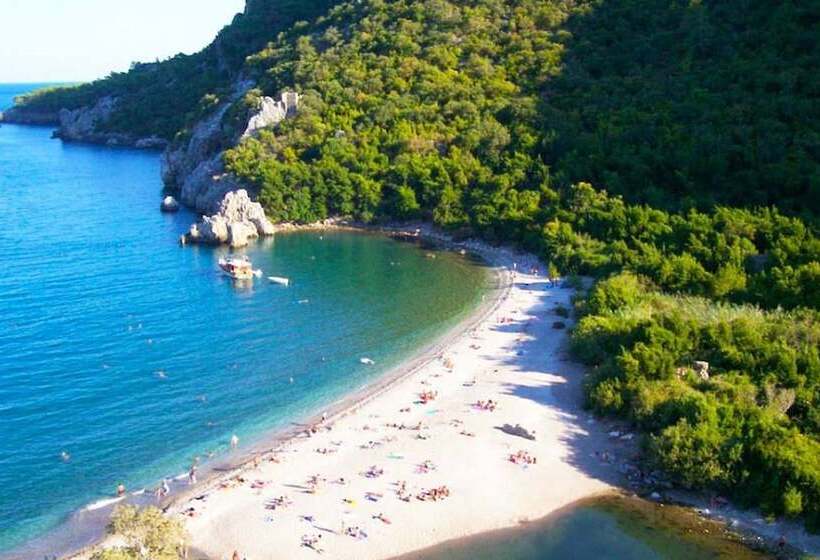 هتل Chingene Glamping