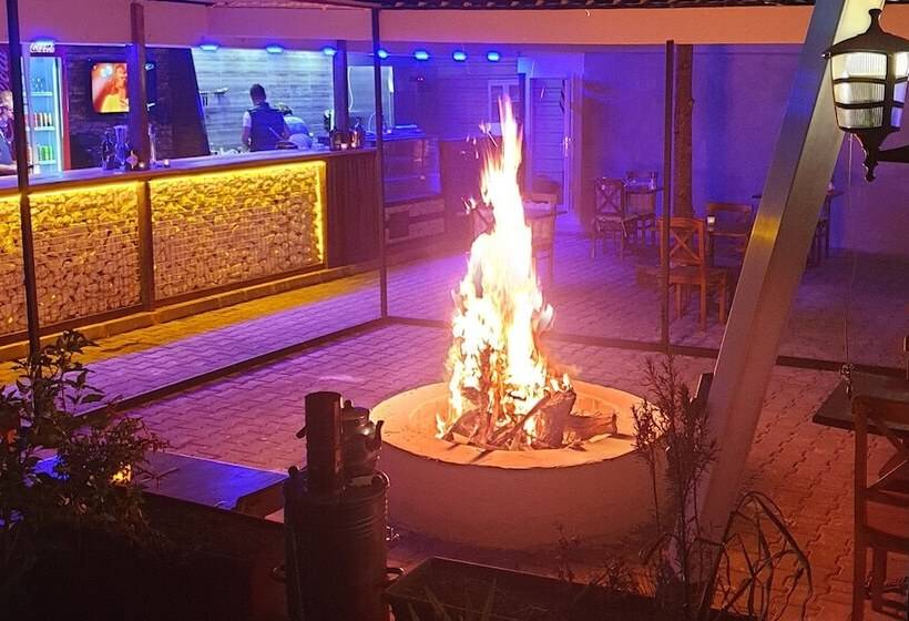 هتل Chingene Glamping