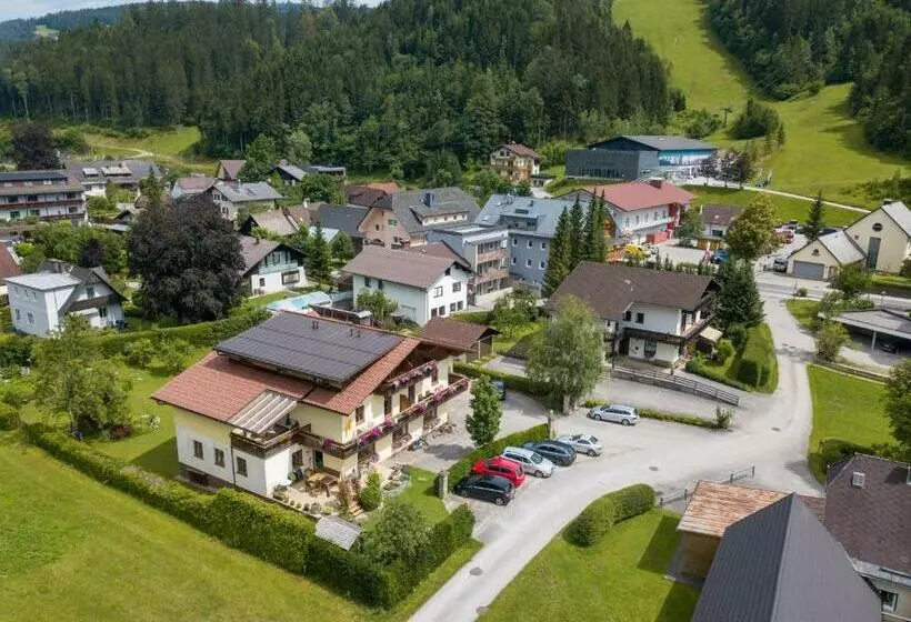 تختخواب و صبحانه Frühstückspension Haus Mayr