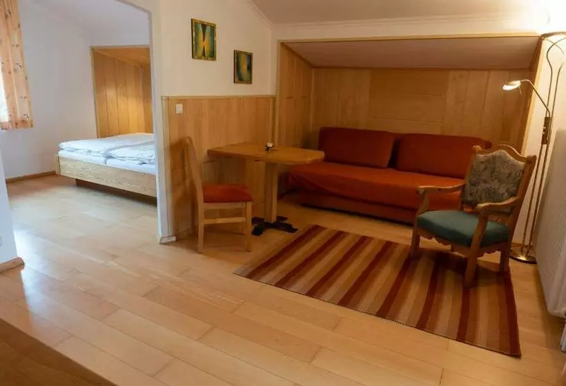 تختخواب و صبحانه Frühstückspension Haus Mayr