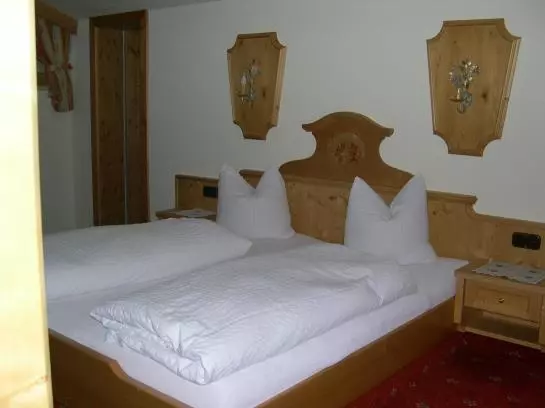 住宿加早餐  Alpina Pension