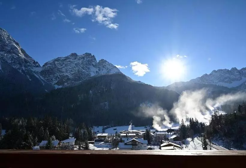 ホテル Das Alpspitz