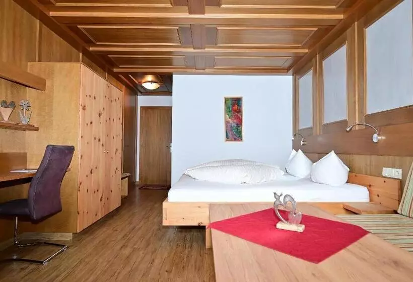 ホテル Das Alpspitz