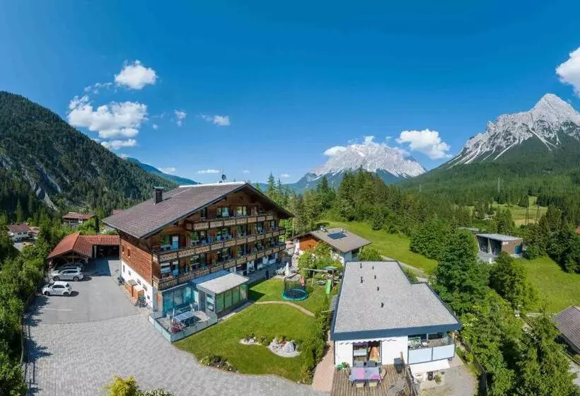 ホテル Das Alpspitz