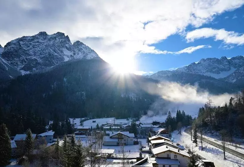 ホテル Das Alpspitz