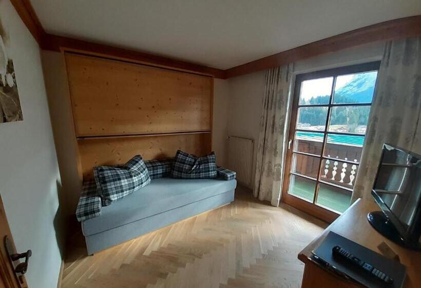 בית מלון כפרי Der Hechl