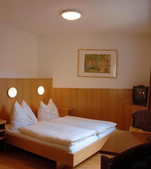 فندق Madar Café Central Melk