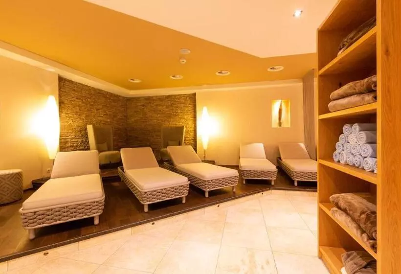 Hotelli Pension Mittagskogel