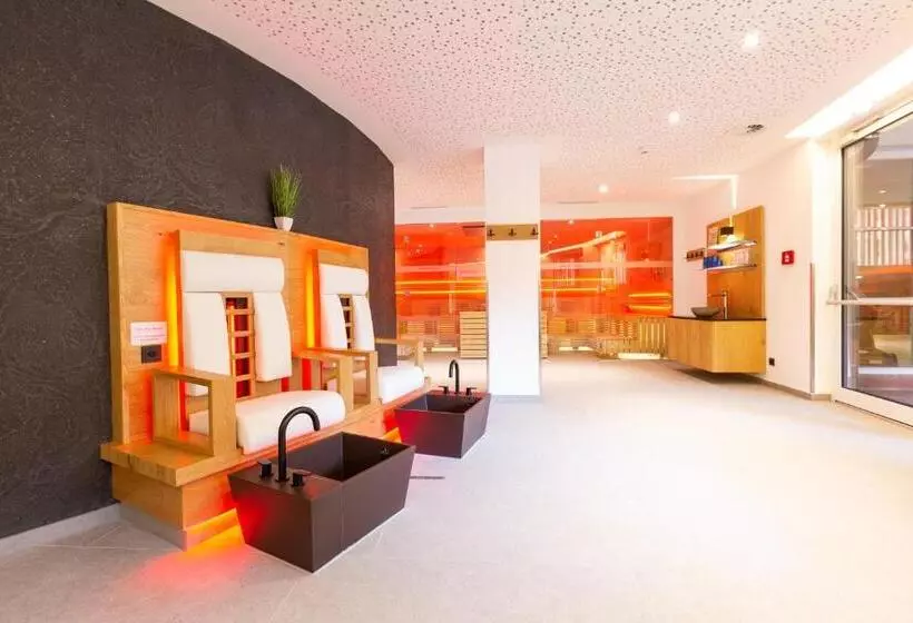 Hotelli Pension Mittagskogel