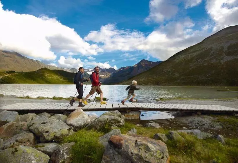 Hotelli Pension Mittagskogel