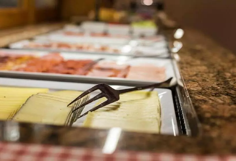 Hotelli Pension Mittagskogel